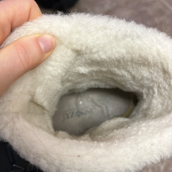 Po-Zu Black Lace-up Winter Boots - Picture 11 of 12